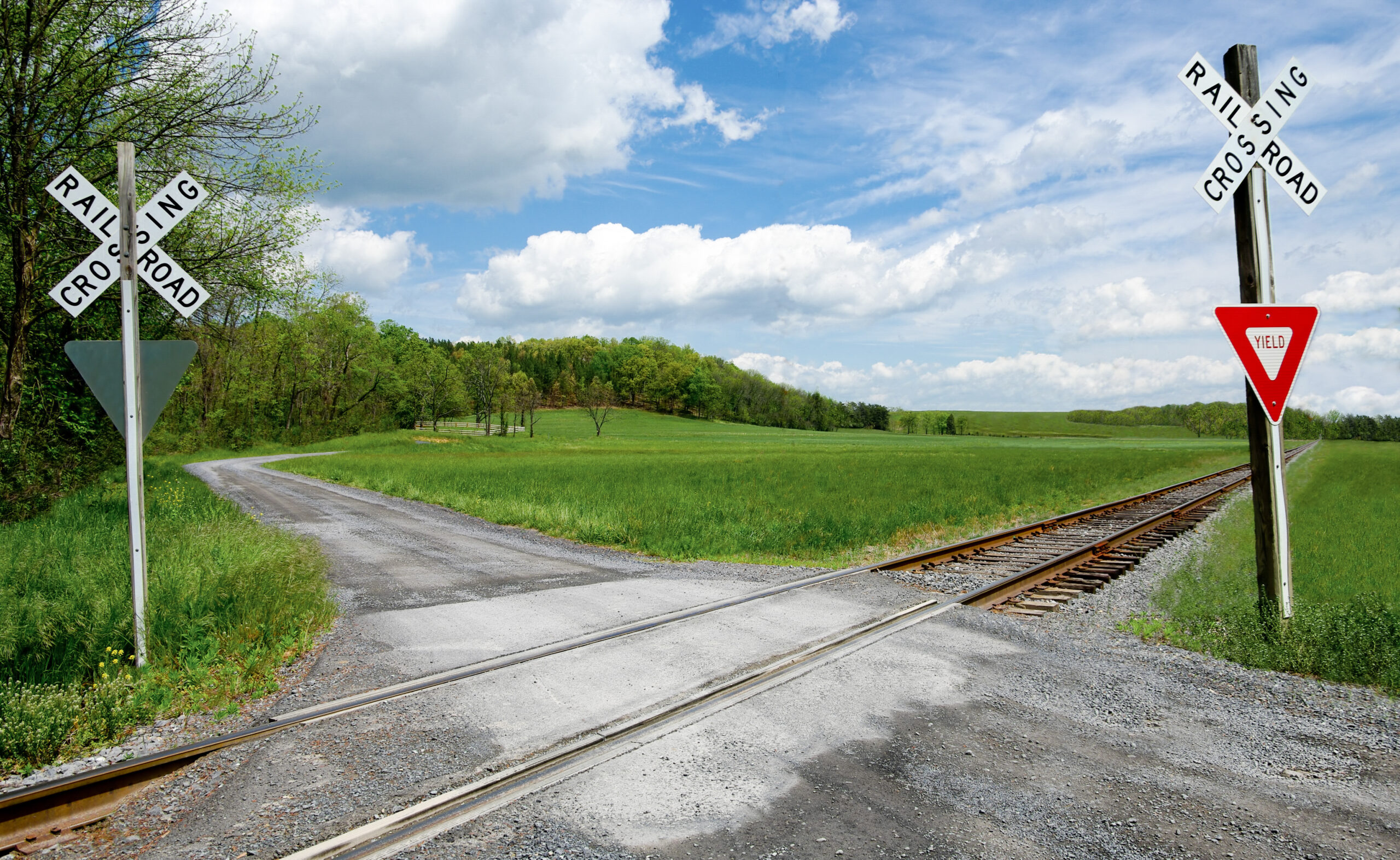 Image of a railroad crossing on a rural country road
